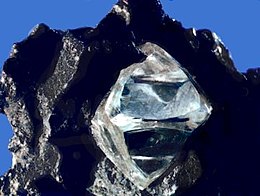 260px-Rough diamond
